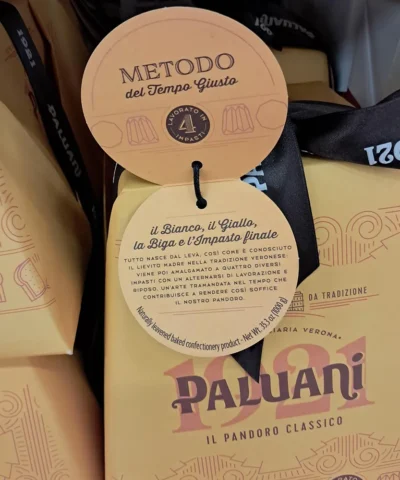 Produit emballé avec papier d'emballage et étiquette découpée | UnigrafPrint
