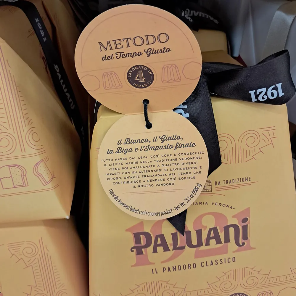 Produit emballé avec papier d'emballage et étiquette découpée | UnigrafPrint